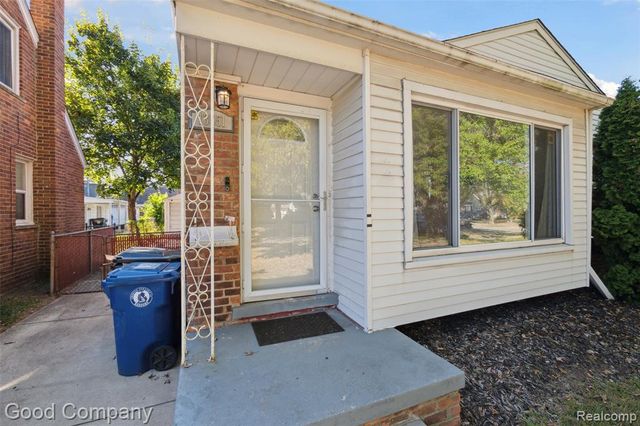 13551 Woodbine, Redford, MI 48239