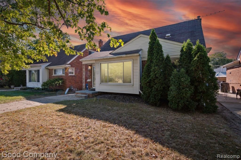13551 Woodbine, Redford, MI 48239