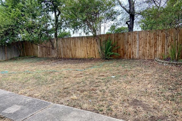 724 Lemons Street, Cedar Hill, TX 75104