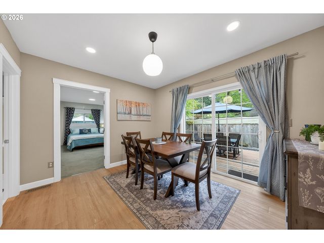 739 W WHARTON St, Roseburg, OR 97471