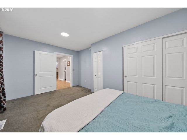 739 W WHARTON St, Roseburg, OR 97471