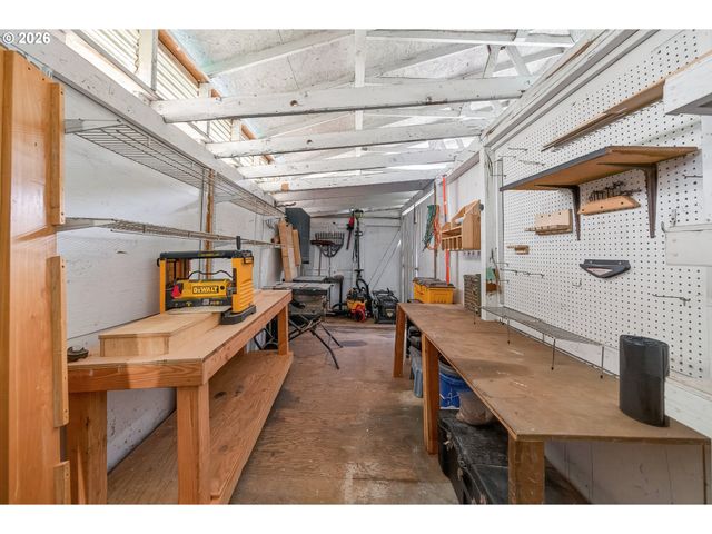 739 W WHARTON St, Roseburg, OR 97471