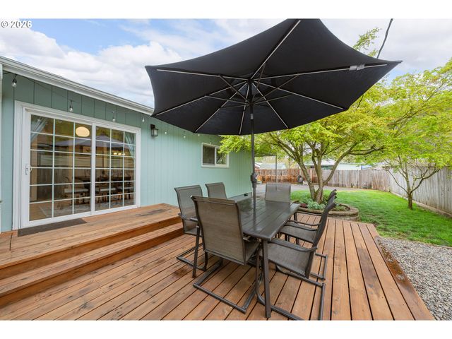 739 W WHARTON St, Roseburg, OR 97471