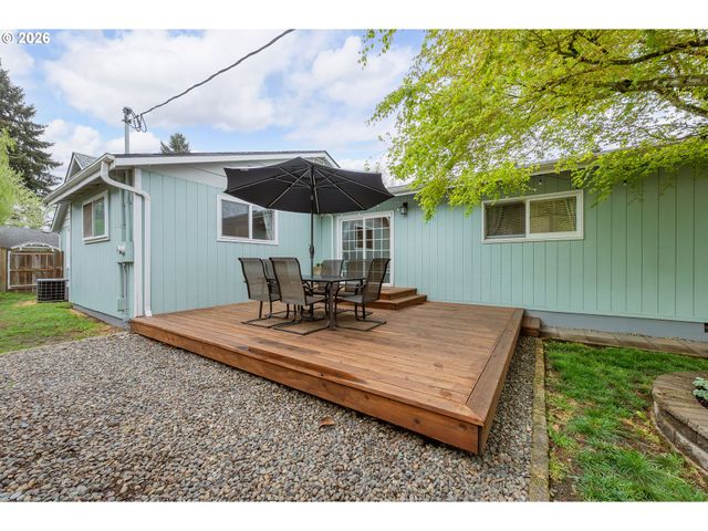 739 W WHARTON St, Roseburg, OR 97471