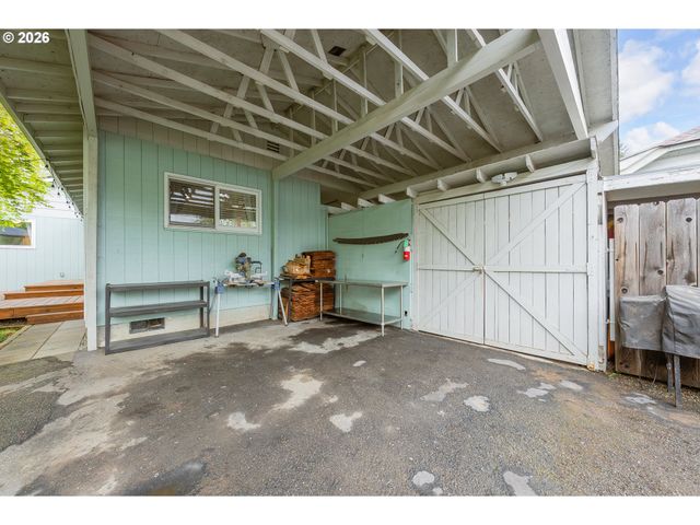 739 W WHARTON St, Roseburg, OR 97471