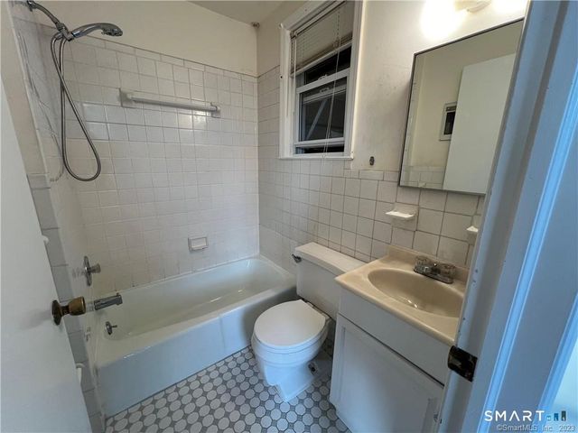122 Seaside Avenue 2, Stamford, CT 06902