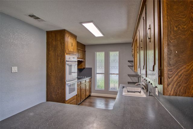 1519 College Parkway, Lewisville, TX 75077