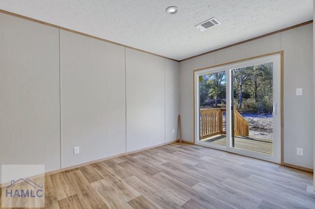 128 Three C Road, Jesup, GA 31545