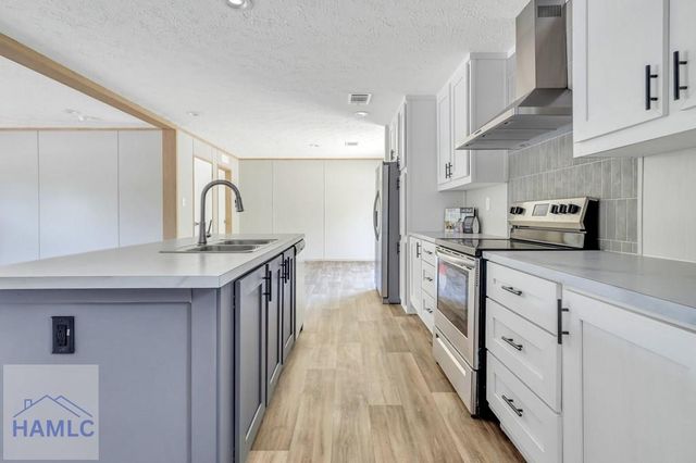 128 Three C Road, Jesup, GA 31545