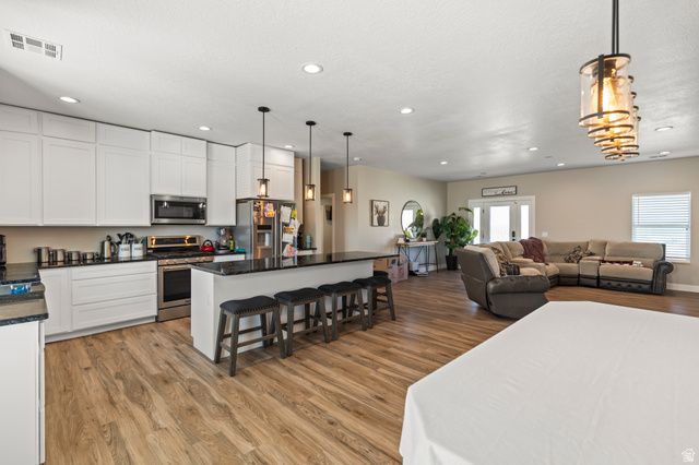 1218 E HIGHLINE RD, Loa, UT 84747