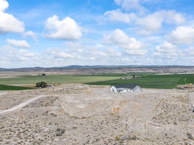 1218 E HIGHLINE RD, Loa, UT 84747