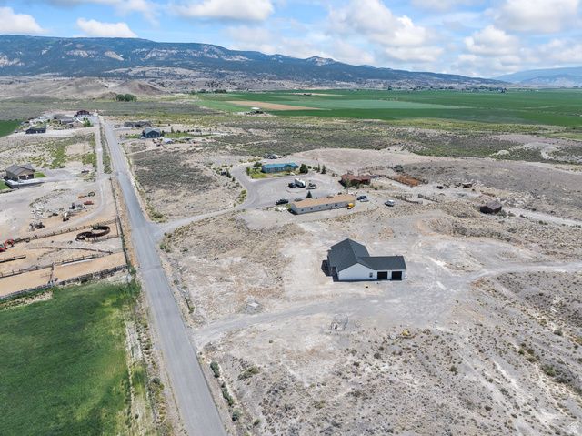 1218 E HIGHLINE RD, Loa, UT 84747