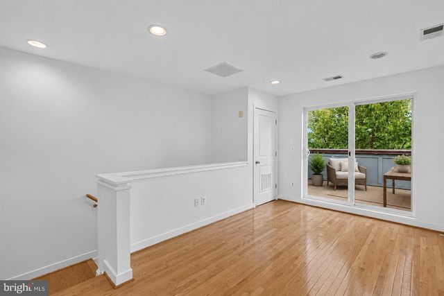 4548 LONGFELLOW ST, Hyattsville, MD 20781