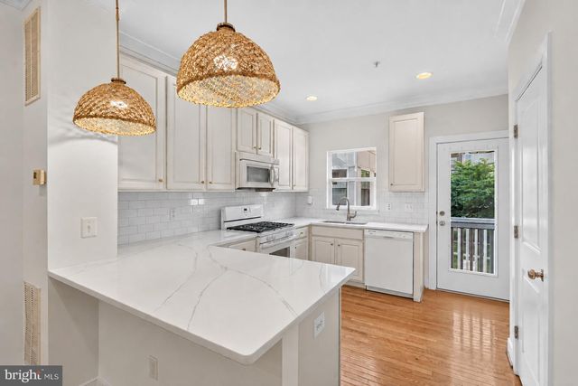 4548 LONGFELLOW ST, Hyattsville, MD 20781