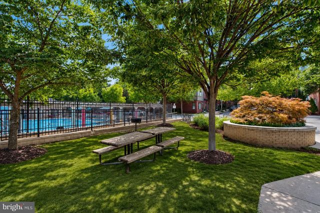 4548 LONGFELLOW ST, Hyattsville, MD 20781