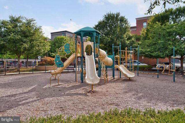 4548 LONGFELLOW ST, Hyattsville, MD 20781
