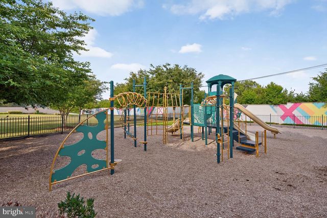 4548 LONGFELLOW ST, Hyattsville, MD 20781