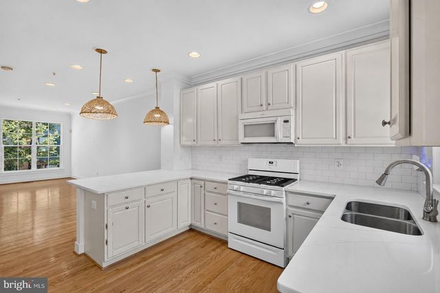 4548 LONGFELLOW ST, Hyattsville, MD 20781