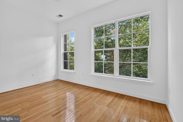 4548 LONGFELLOW ST, Hyattsville, MD 20781