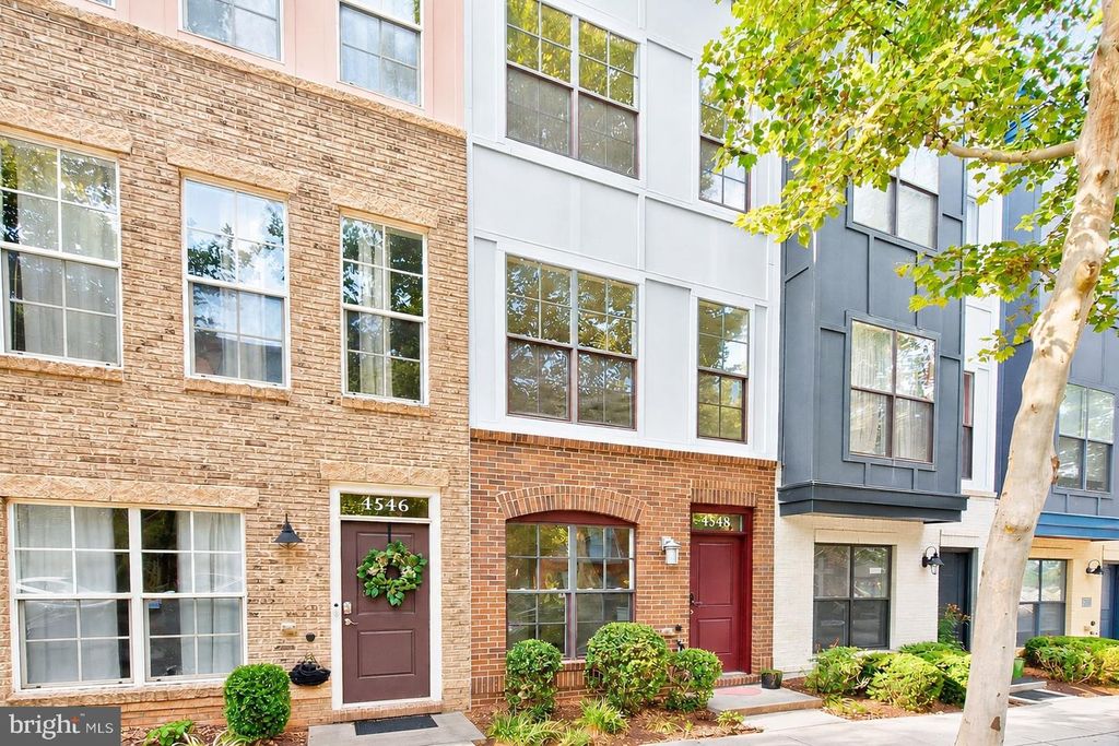 4548 LONGFELLOW ST, Hyattsville, MD 20781