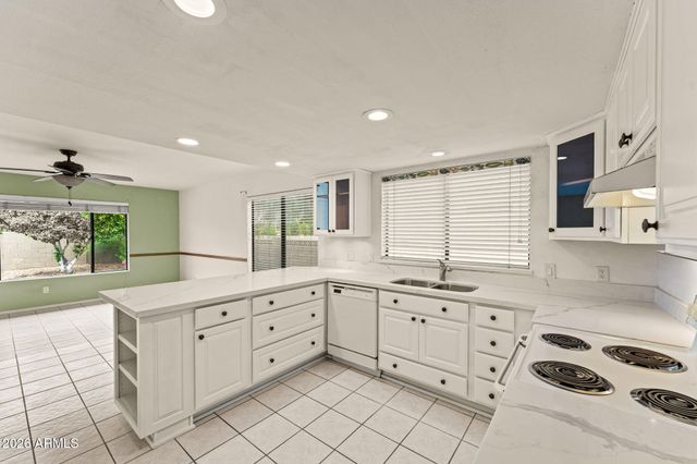 9814 W ROSEMONTE Drive, Peoria, AZ 85382