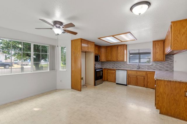 3007 Riverside Dr, Riverbank, CA 95367