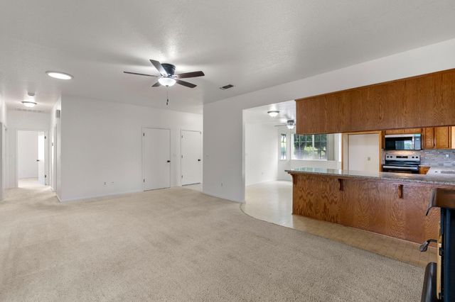 3007 Riverside Dr, Riverbank, CA 95367