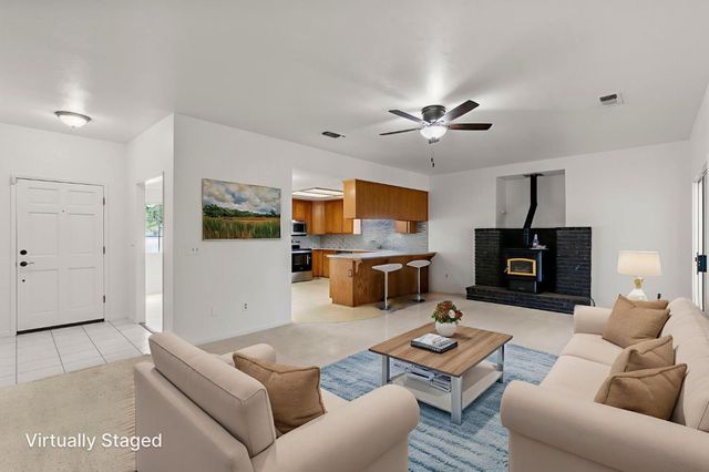 3007 Riverside Dr, Riverbank, CA 95367