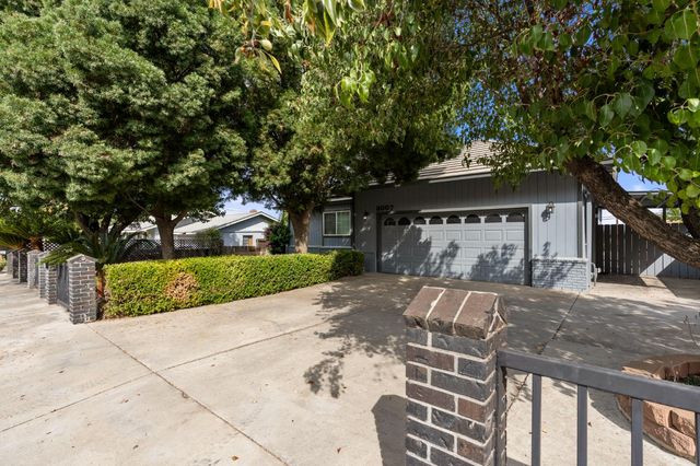 3007 Riverside Dr, Riverbank, CA 95367