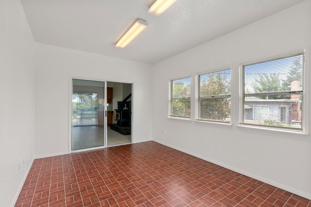 3007 Riverside Dr, Riverbank, CA 95367