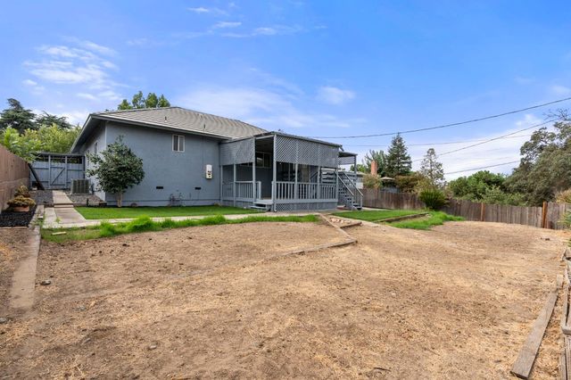 3007 Riverside Dr, Riverbank, CA 95367