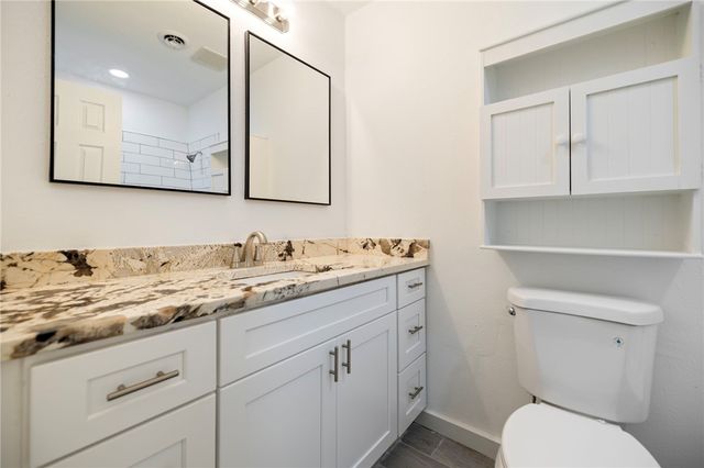 2000 W Wood Street, Rogers, AR 72756