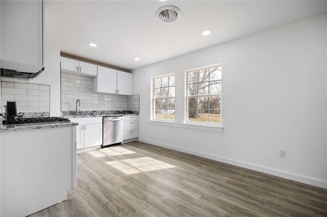 2000 W Wood Street, Rogers, AR 72756