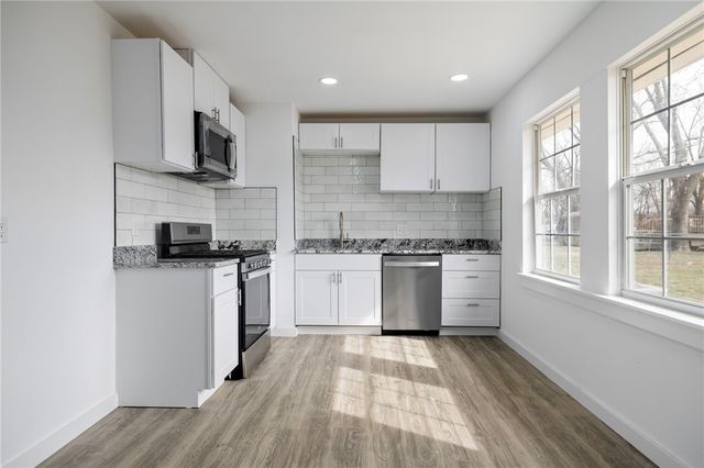 2000 W Wood Street, Rogers, AR 72756