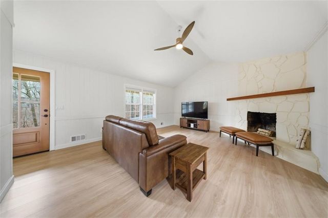 121 White Antelope Street, Waleska, GA 30183