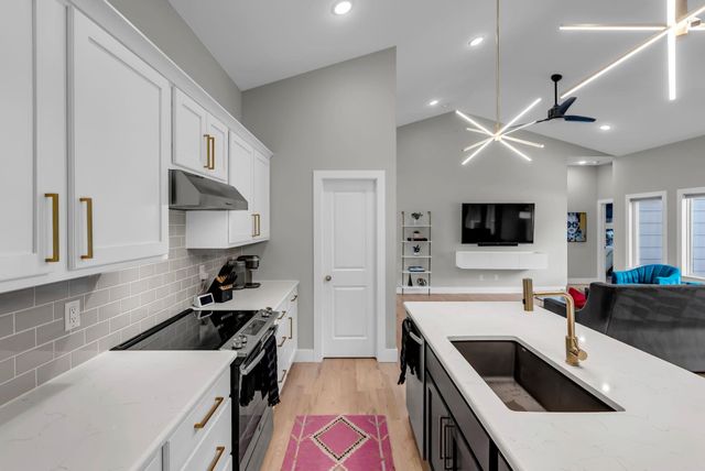 4319 N Cimarron St, Wichita, KS 67205