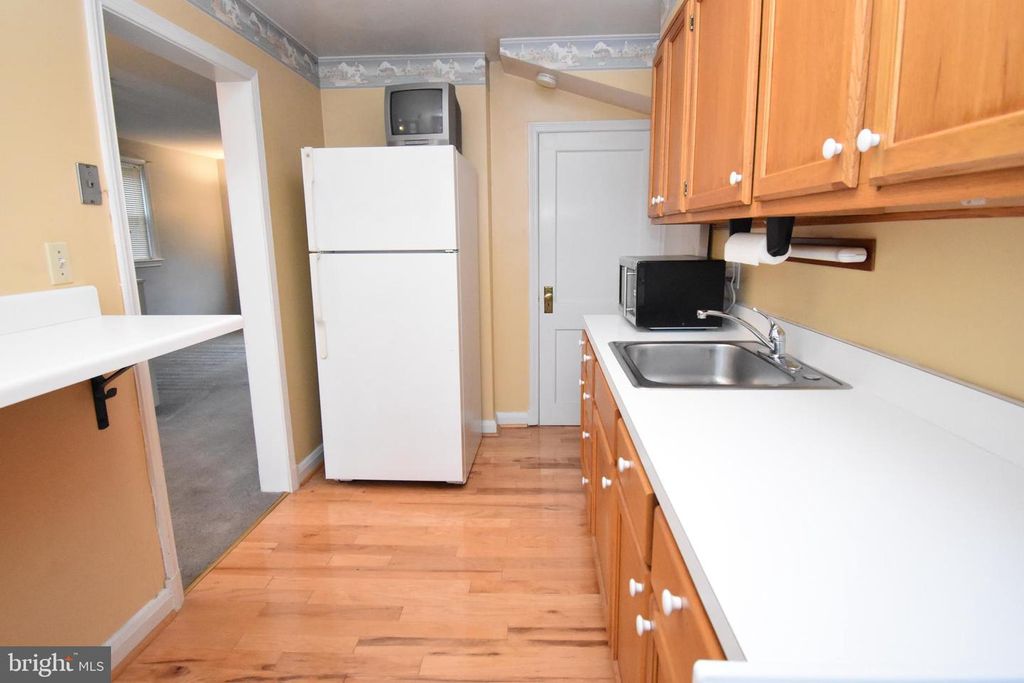 Image 8 of property listing at 1601 LANGFORD RD, Baltimore, MD 21207