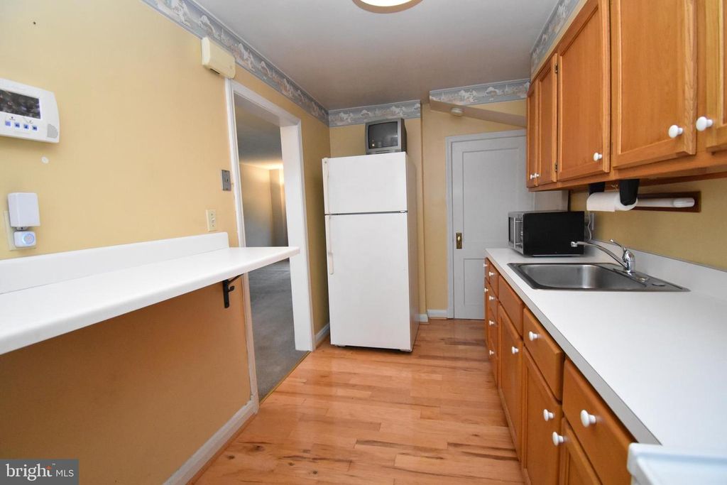 Image 9 of property listing at 1601 LANGFORD RD, Baltimore, MD 21207