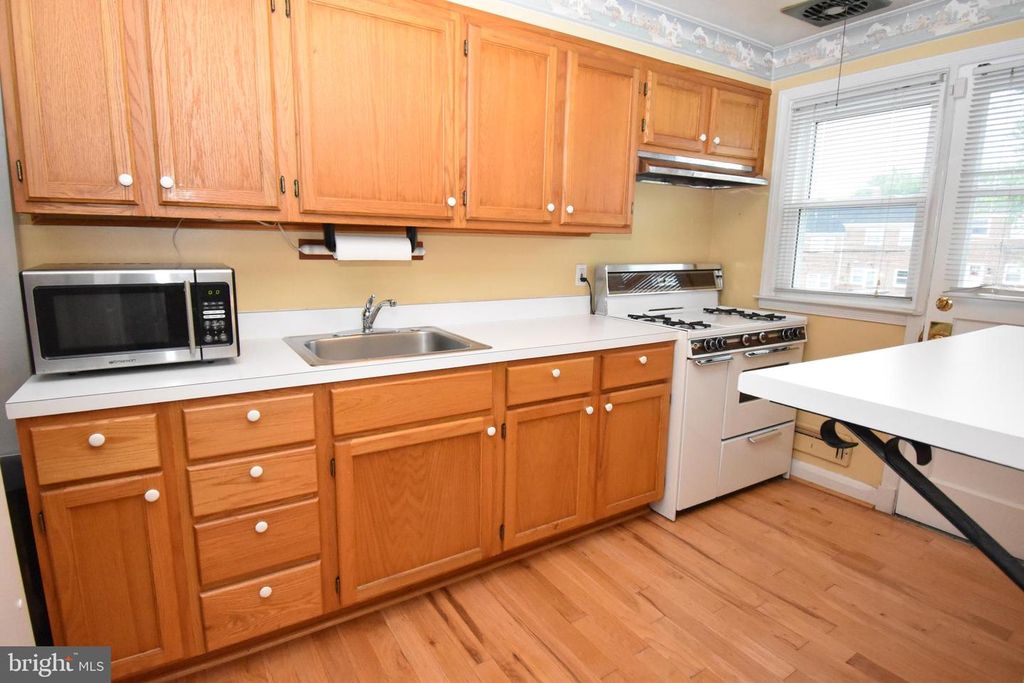 Image 7 of property listing at 1601 LANGFORD RD, Baltimore, MD 21207