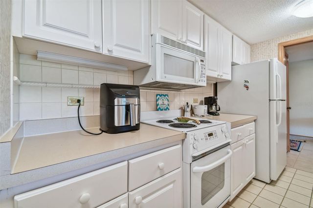 36750 US HIGHWAY 19 N 13303, Palm Harbor, FL 34684