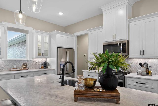 1004 Jackie Ray, Whitehouse, TX 75791