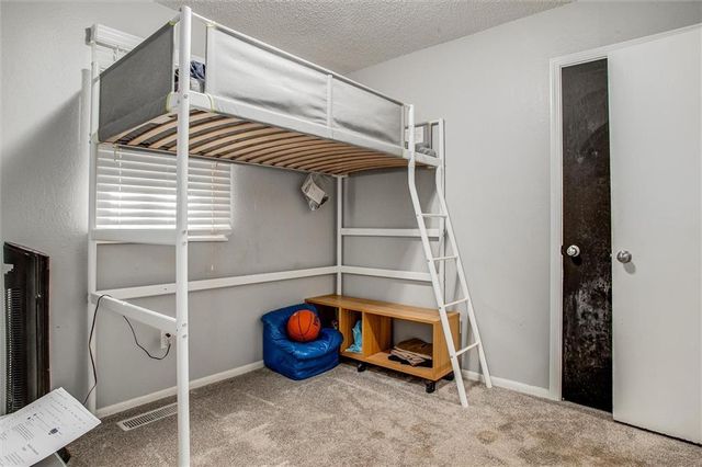 1705 SE High Drive, Oak Grove, MO 64075
