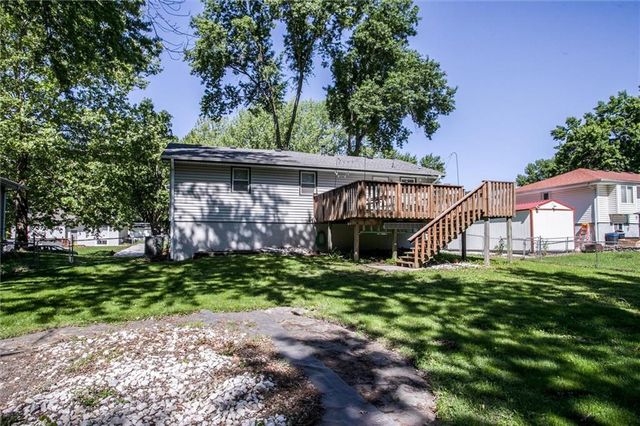 1705 SE High Drive, Oak Grove, MO 64075