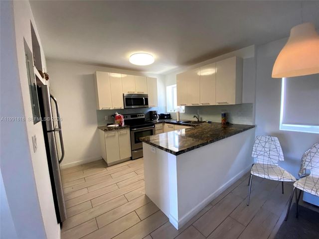 625 77th St 2, Miami Beach, FL 33141