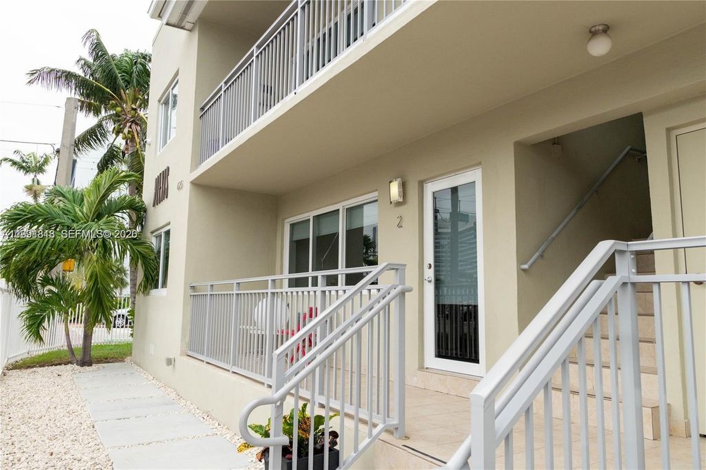 625 77th St 2, Miami Beach, FL 33141