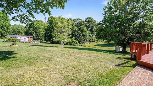 107 Hilltop Road, Thomasville, NC 27360