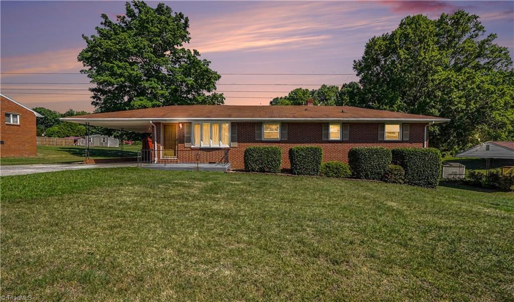 107 Hilltop Road, Thomasville, NC 27360