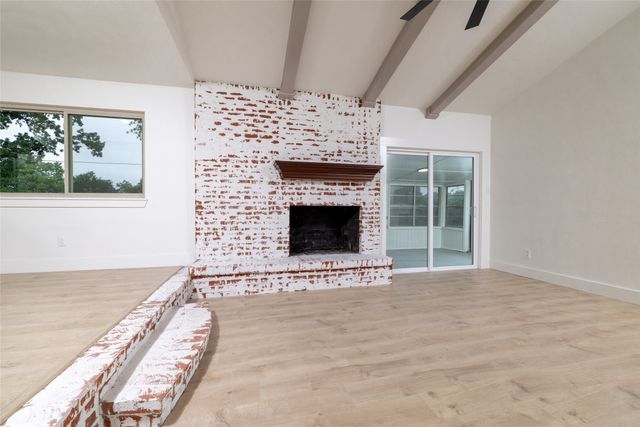2004 York Drive, Edgecliff Village, TX 76134