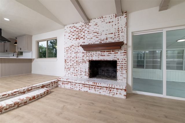 2004 York Drive, Edgecliff Village, TX 76134