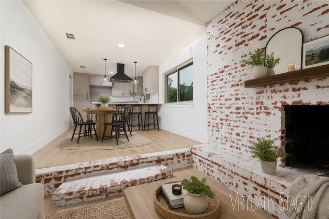 2004 York Drive, Edgecliff Village, TX 76134